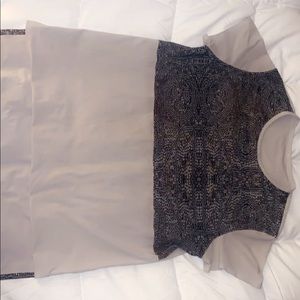 Lulu Lemon T-Shirt Size:4 ; White w/ black detail